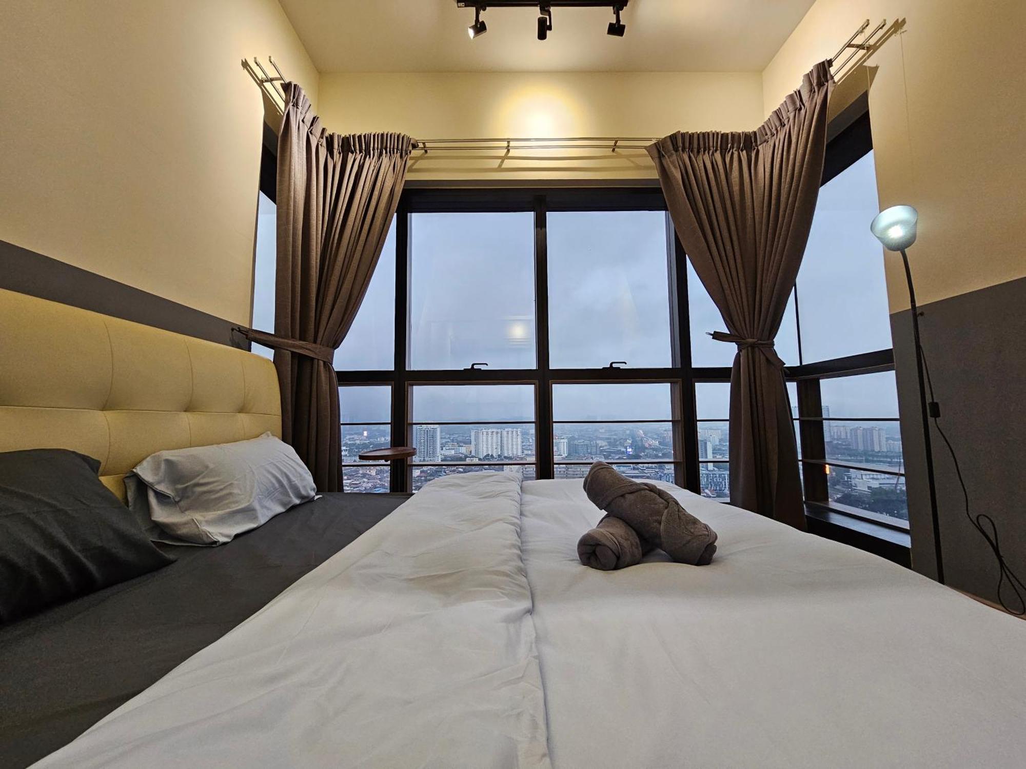 Icon Residenz Icon City, By De Harlequins Apartemen *
